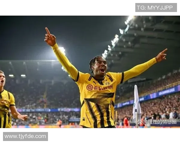 优雅踢法与华丽技巧相融合的足球球星风采解析